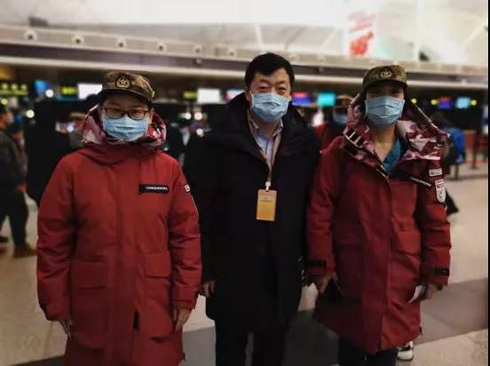 说明: C:\Users\zz\Desktop\张恩思工作文件夹\武汉肺炎\新闻报道\上统战部网站新闻\民盟赵立、徐小嫚去武汉\依次为徐小嫚、孙思予、赵立.jpg