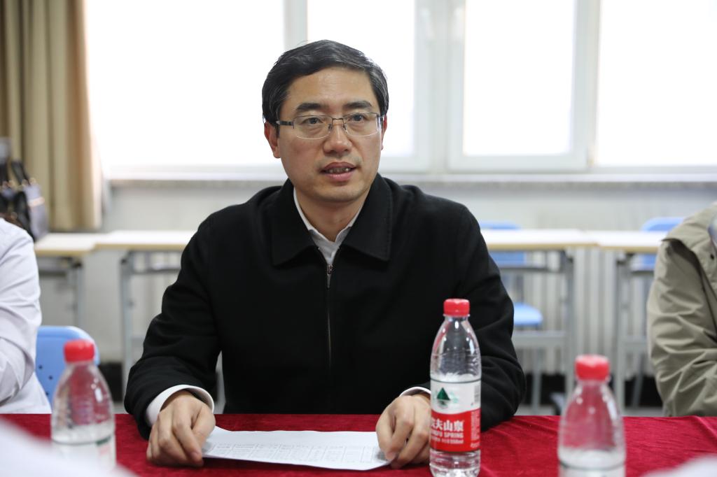 闻校长做重要讲话