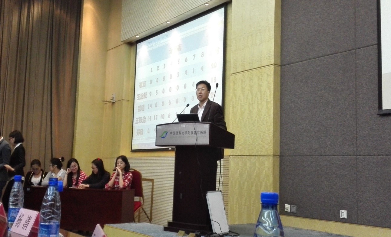 在模拟出科考试擂台赛上，教务部主任进行总结