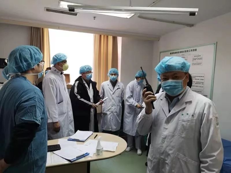 说明: 抗击疫情 责任在肩 —— 沈阳市政协医药卫生界委员向党和人民宣誓